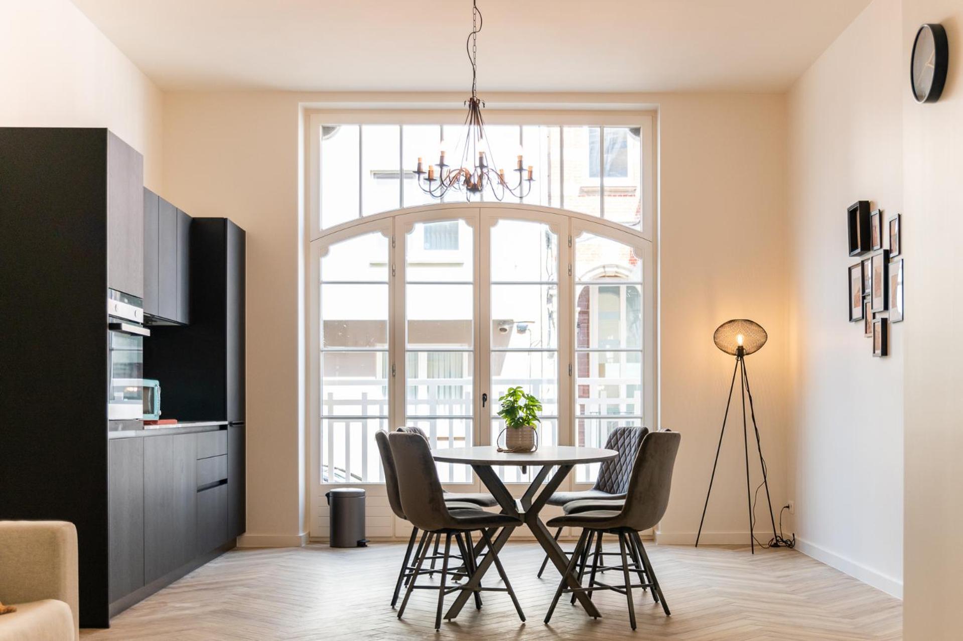 Beautiful Renovated Apartment In An Authentic Building Остенде Екстериор снимка