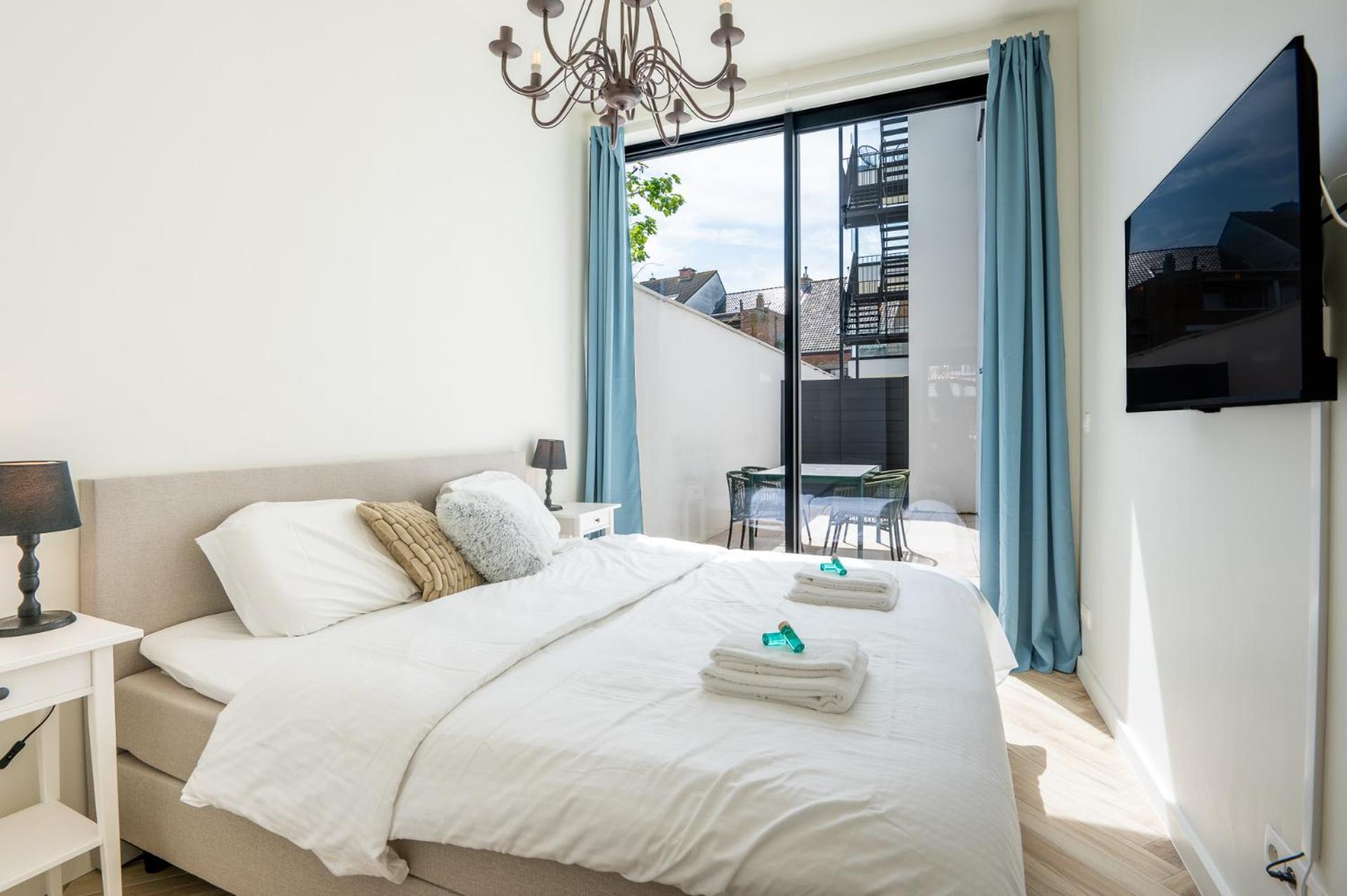 Beautiful Renovated Apartment In An Authentic Building Остенде Екстериор снимка