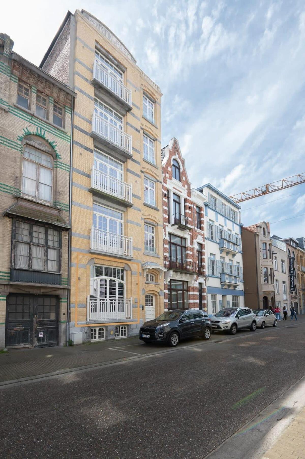 Beautiful Renovated Apartment In An Authentic Building Остенде Екстериор снимка